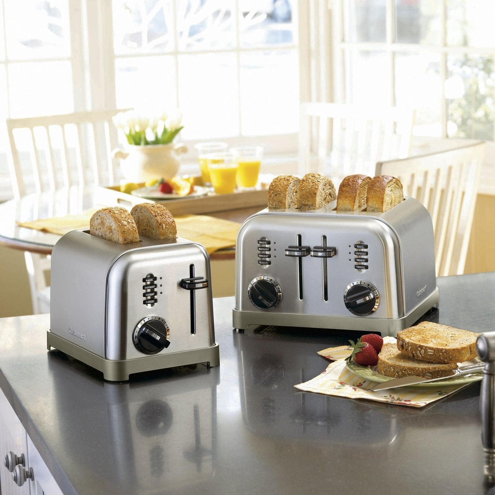 Metal Classic Toaster with 6 Settings, Stainless Steel, 4-Slices J4D7 - product image 3