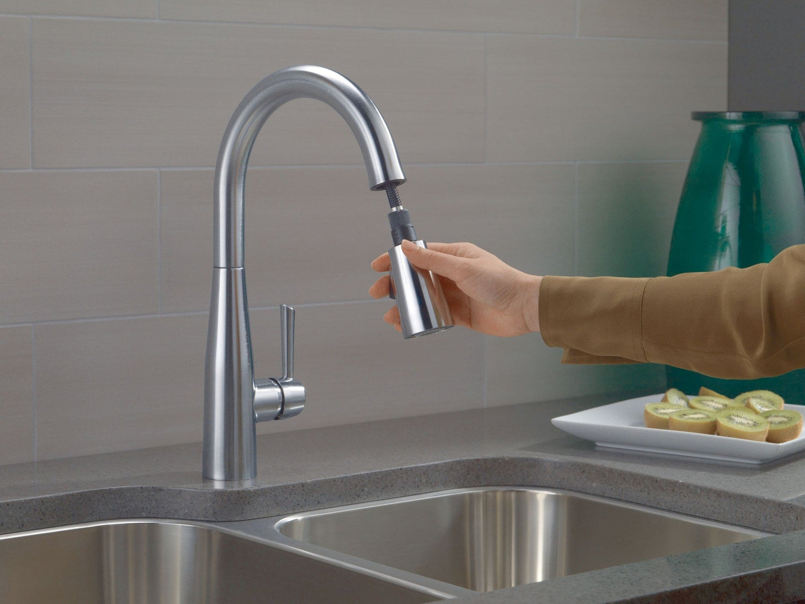 1-Handle Pull-Down Kitchen Faucet Arctic, Stainless W5I0 - product image 3