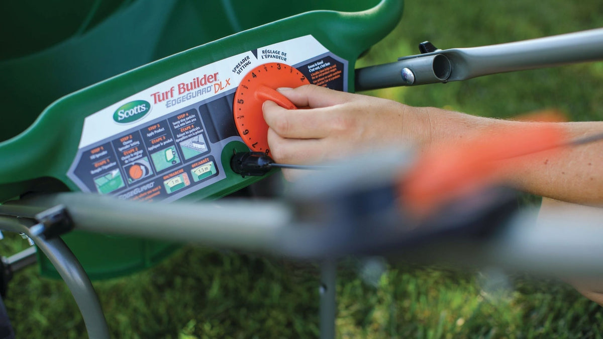Turf Builder Deluxe Edgeguard Broadcast Spreader, 15,000 sq. ft. N8L9 - product image 3