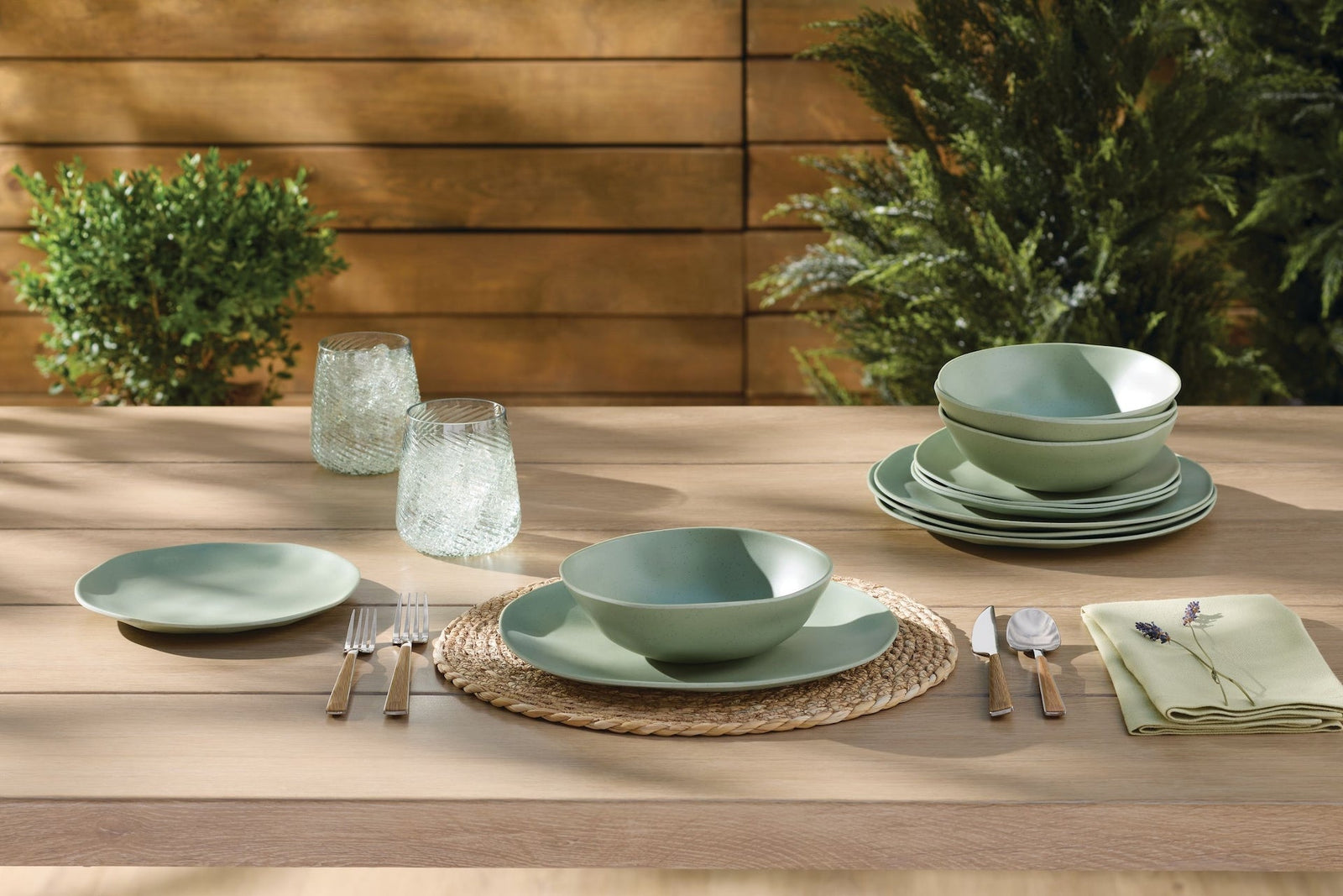 Everyday Dinnerware Set, BPA-Free, Sage Green, 12-pk Q8X9 - product image 3