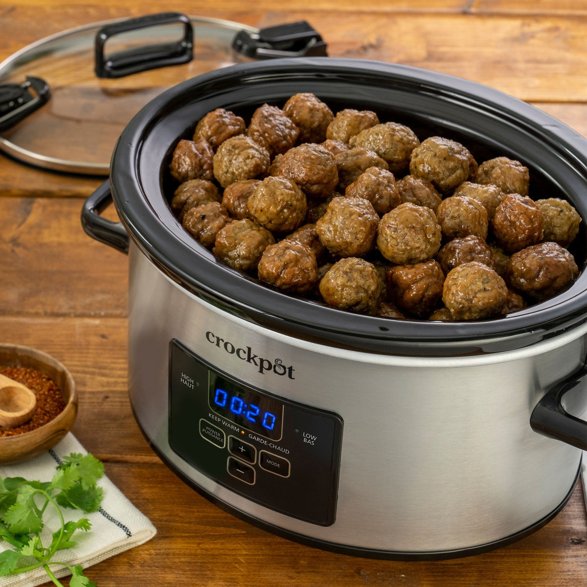 Digital Programmable Slow Cooker with Locking Lid, Feeds 4 People & More, Stainless Steel, 4-qt L3U3 - product image 4