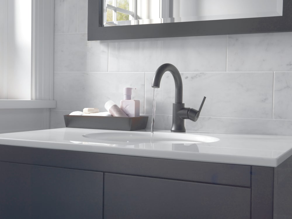 1-Handle Lavatory Faucet with Diamond Seal Technology, Matte Black M3H0 - product image 3