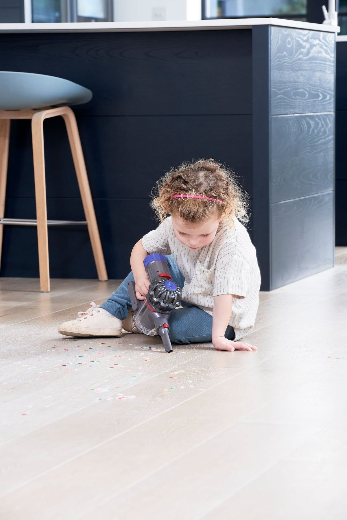 Stick Vacuum Cleaner Interactive Toy, Battery Operated, Ages 3+ E6E6 - product image 6