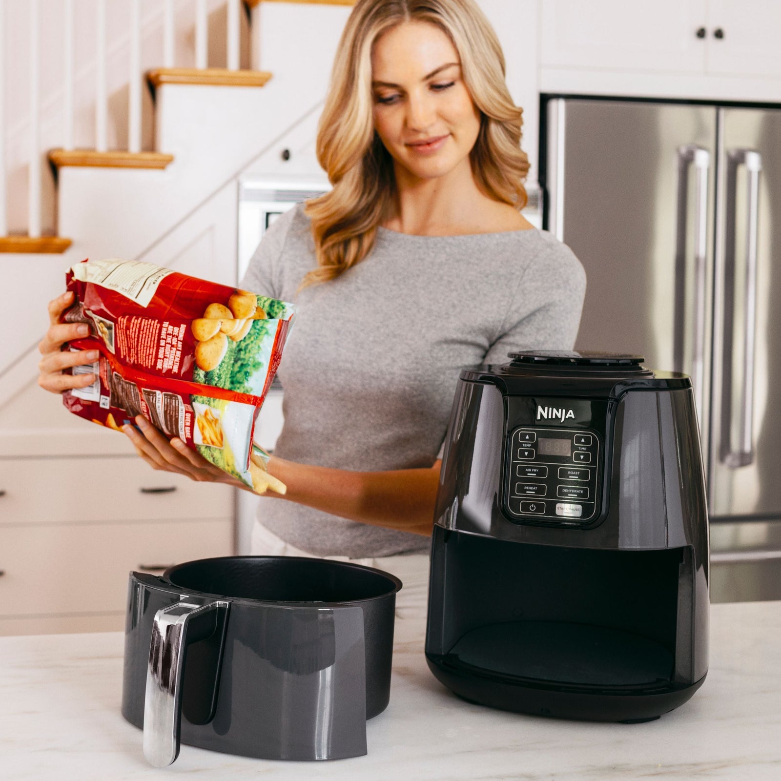 Single Basket Non-Stick Air Fryer, 5 Functions, 4-qt O9R9 - product image 6