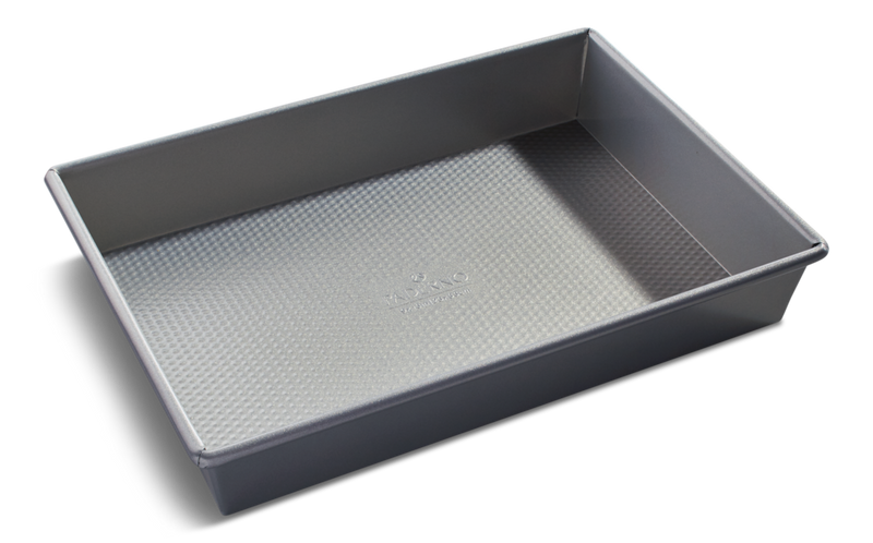 Professional Non-Stick Rectangular Cake Pan, 9 x 13-in Y8D4