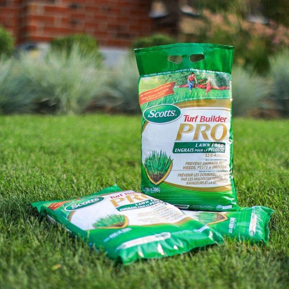 Turf Builder PRO Lawn Fertilizer, 400-m2 W0A5 - product image 2