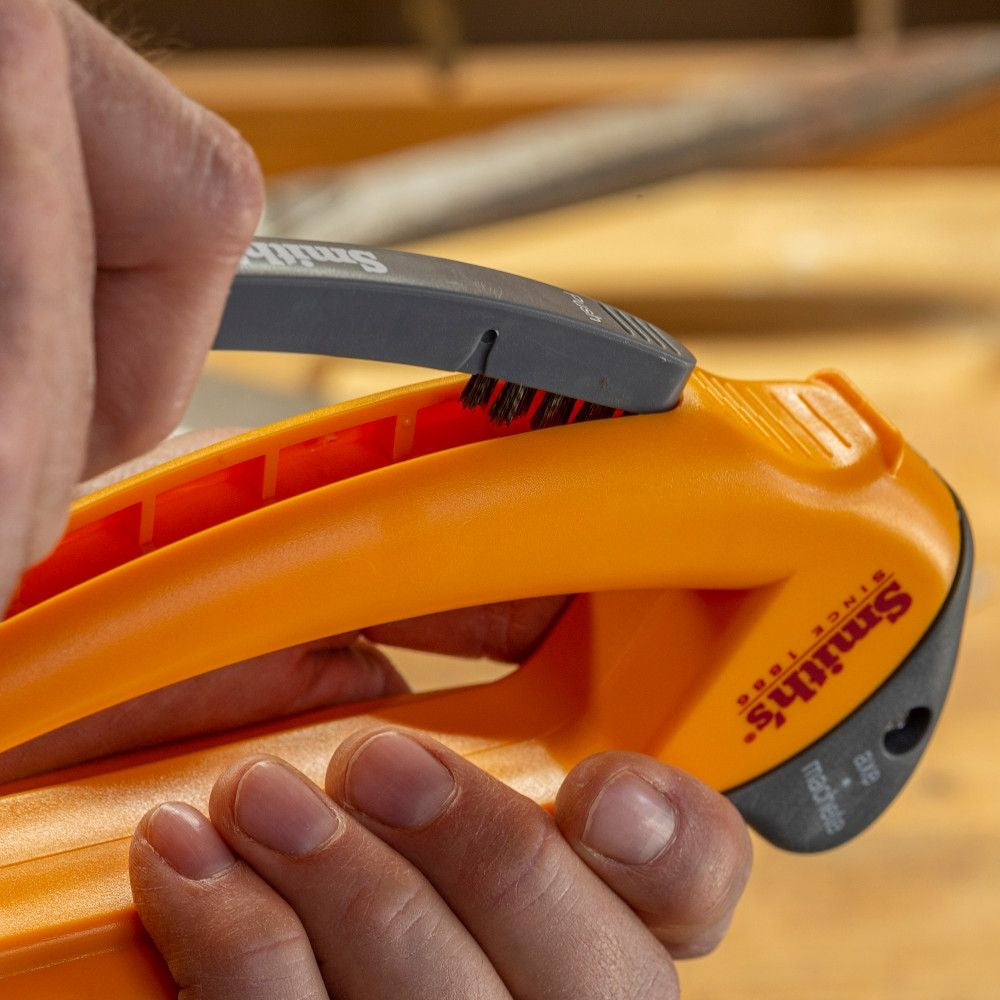 Axe and Machete Hand Sharpener with Soft-Grip Handle G8C0 - product image 7