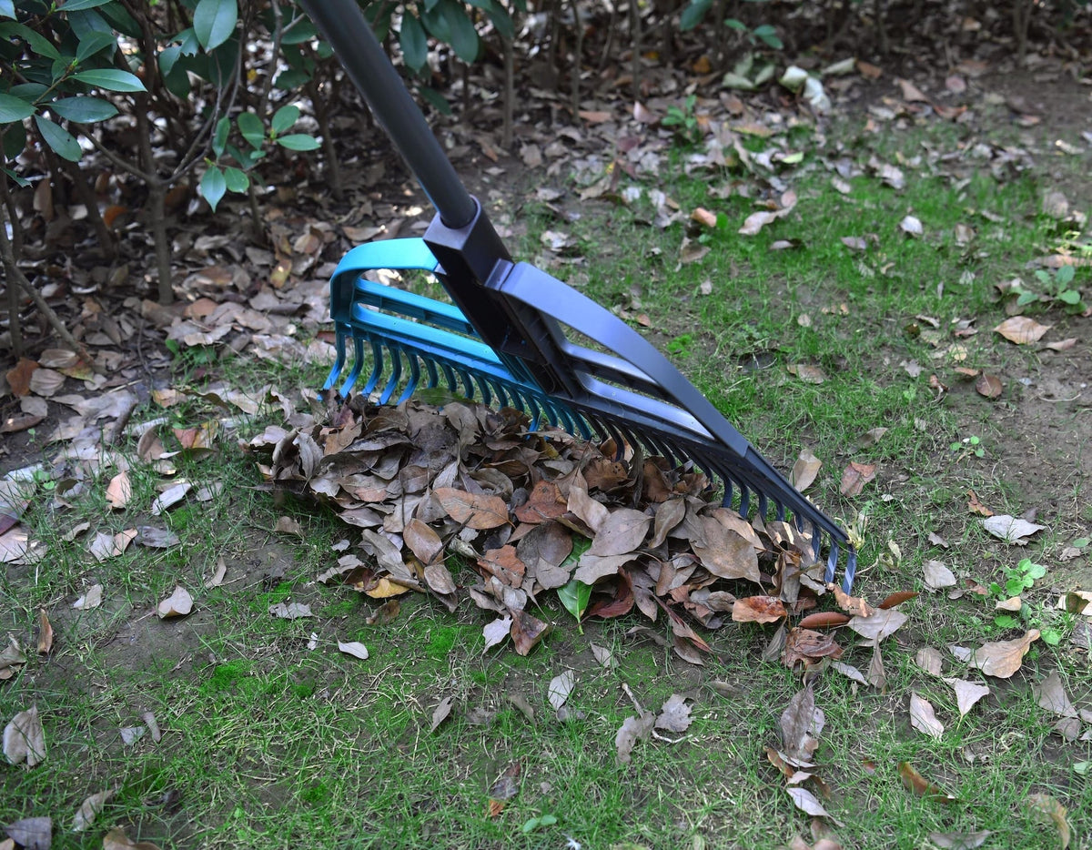 3-in-1 30-Tine Leaf Rake with Fibreglass Shaft, 24-1/2-in Wide Z6Y6 - product image 5
